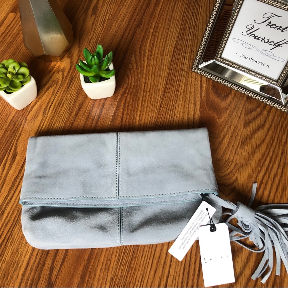 🆕Leith Suede Clutch with Tassel - Picture 6 of 8